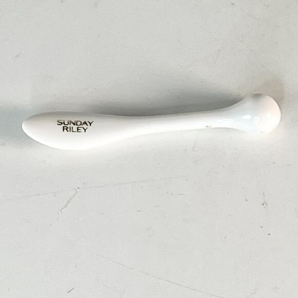 Sunday Riley Skincare MakeUp Facial Spatula Tool Scoop Mix Apply Smooth New - Picture 1 of 9